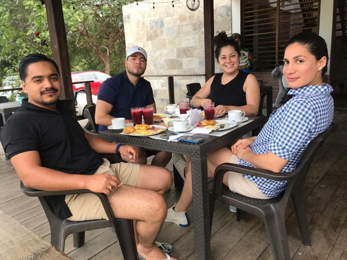 Tavarua Hotel Montanita Luaran gambar